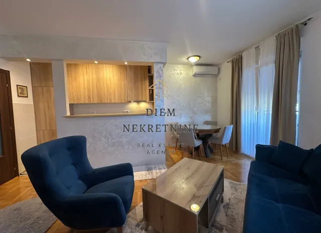 Izdavanje, jednosoban stan, 43m², Stari Aerodrom, Podgorica