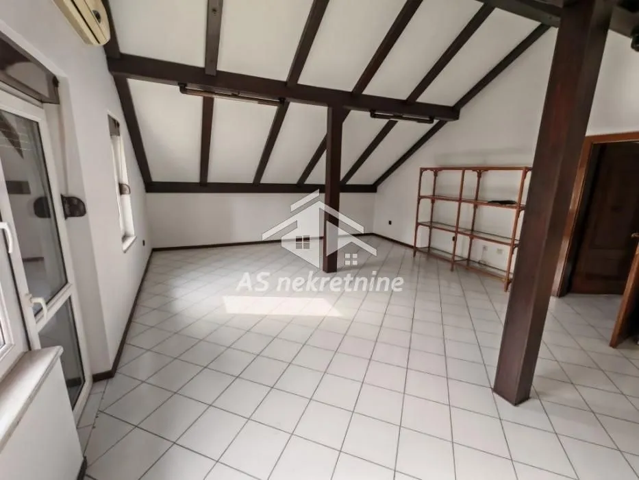Izdavanje, kuća, 360m², Voždovac Sve Podlokacije, Beograd