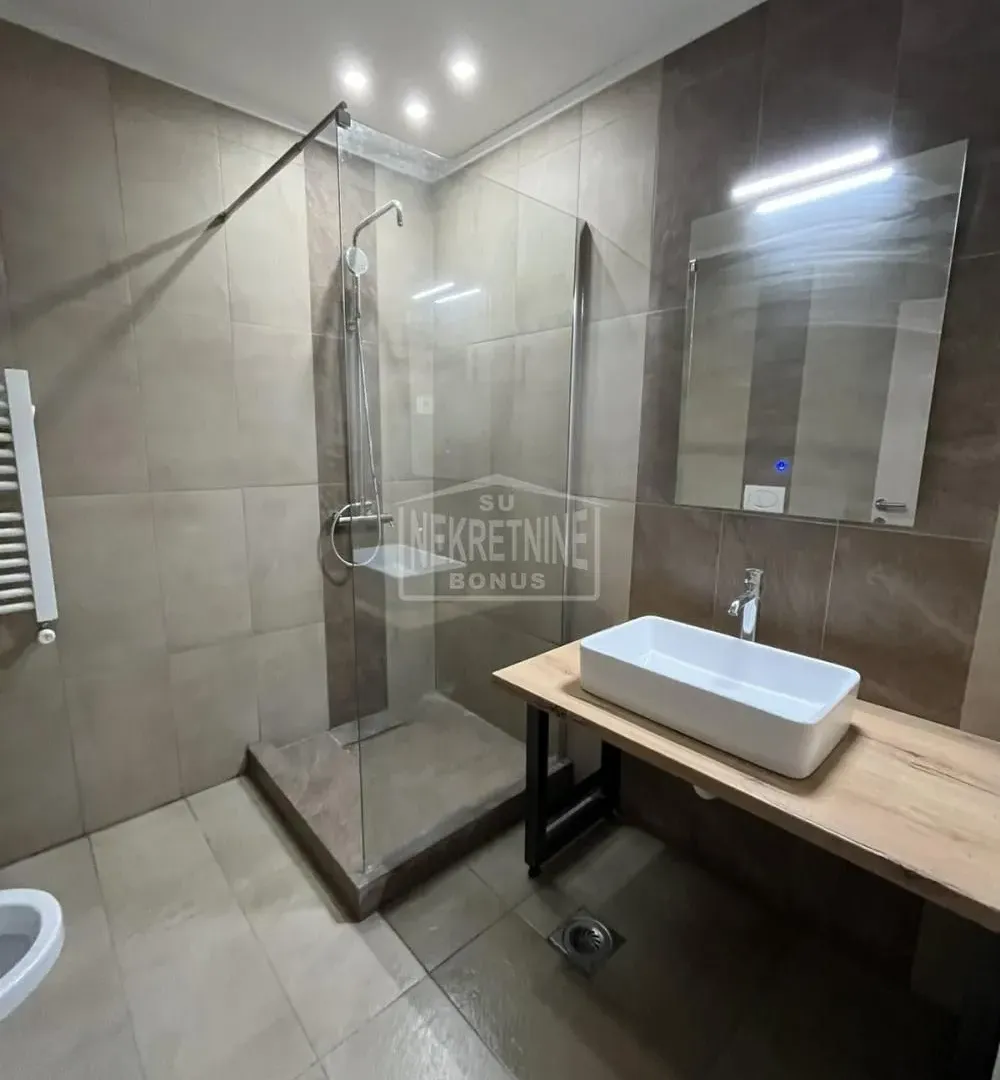 Prodaja, stan, 195m², Prozivka, Subotica
