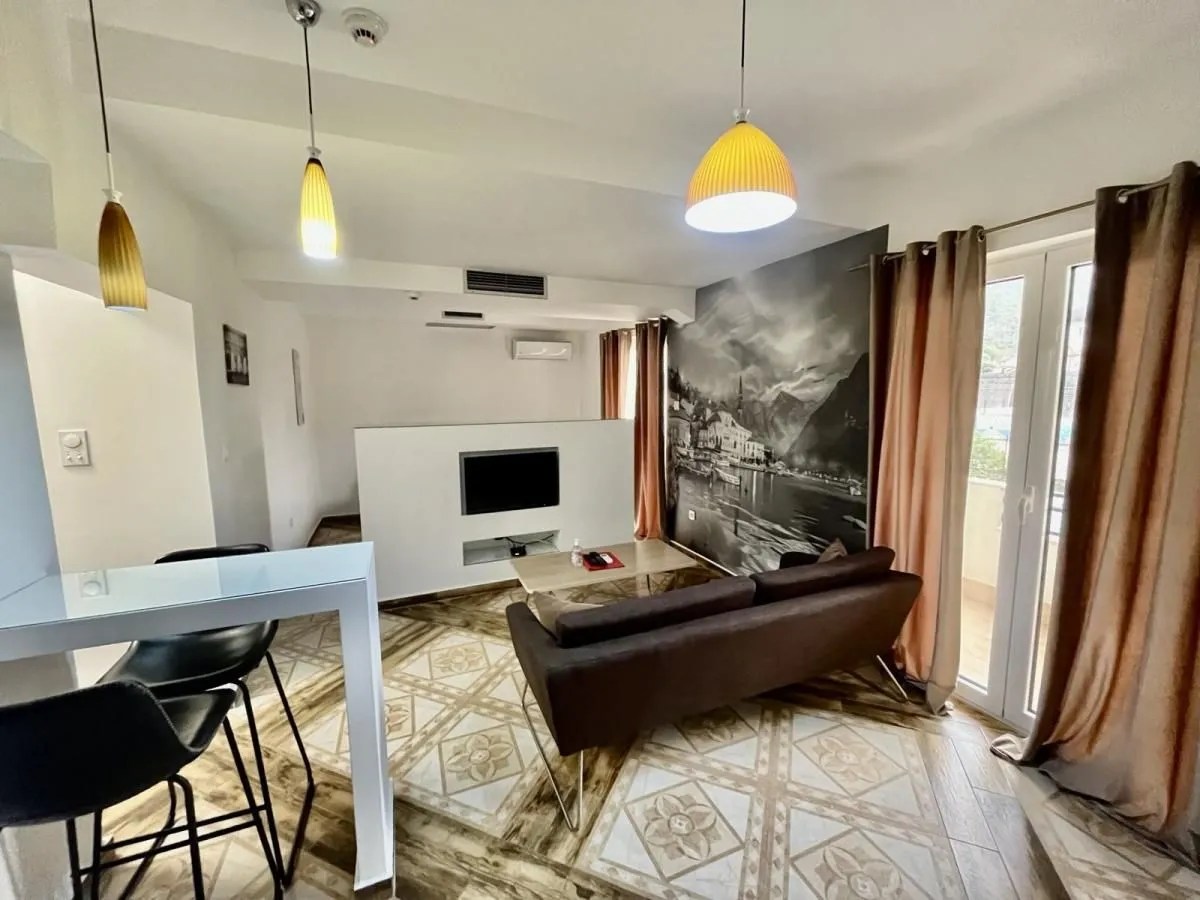 Sale, house, 600m², Dobrota, Kotor