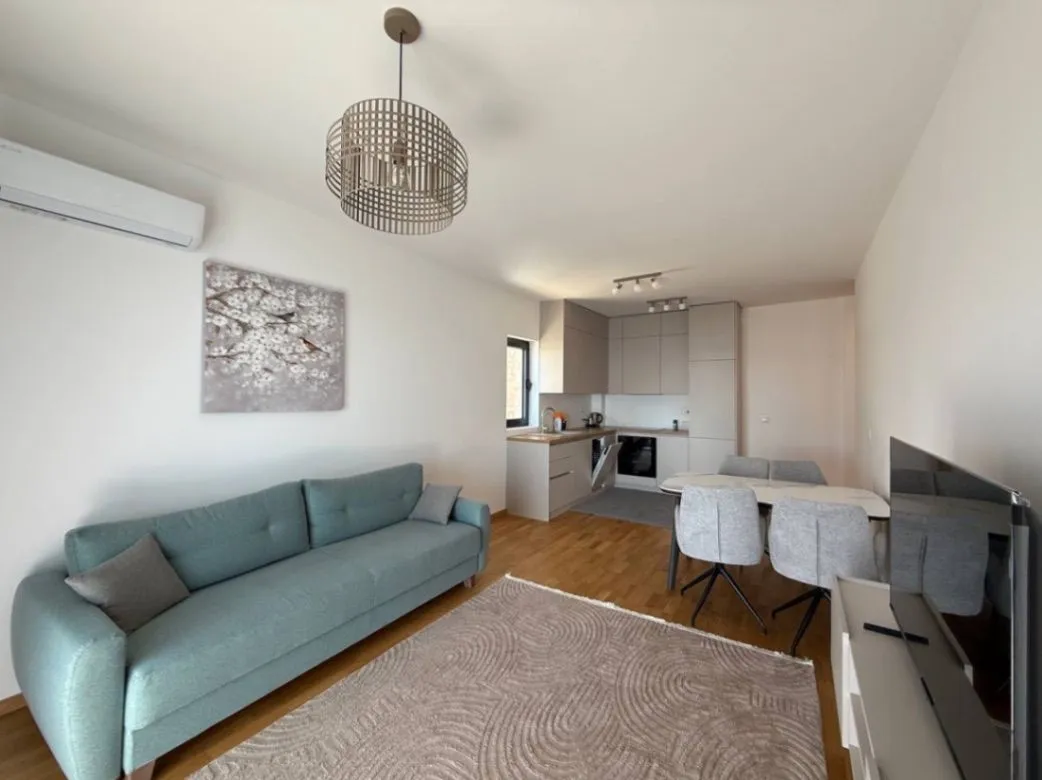 Rent, two bedroom apartment, 58m², Bečići, Budva