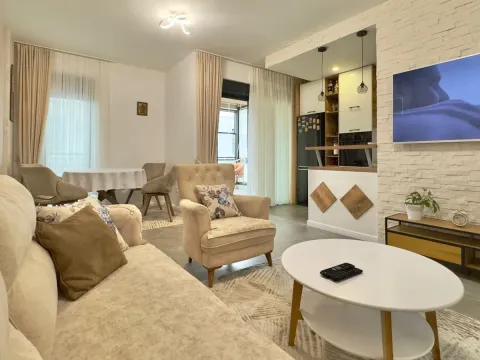 Rent, three bedroom apartment, 76m², Tivat, Crna Gora - image 9