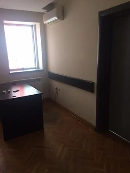 Rent, office space, 705m², Zemun Gornji Grad, Zemun Sve Podlokacije