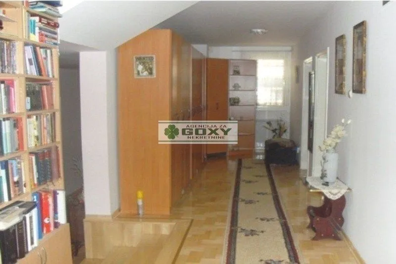 Prodaja, kuća, 650m², Altina, Beograd