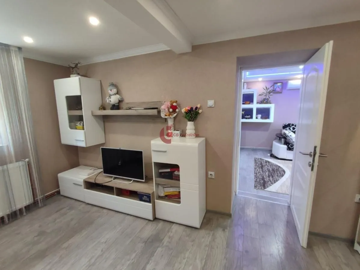Prodaja, kuća, 313m², Peščara, Subotica