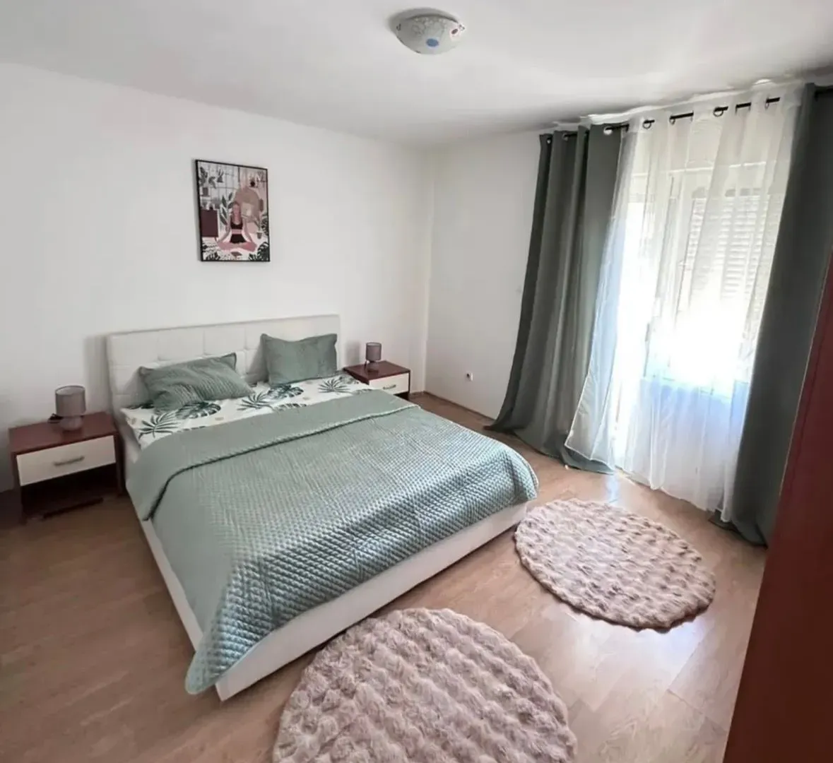 Izdavanje, dvosoban stan, 100m², Tološi, Podgorica