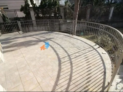 Izdavanje, kuća, 600m², Savski Venac, Beograd - image 32