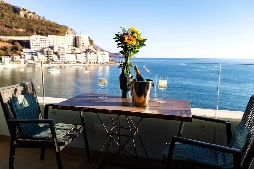 Rent, one bedroom apartment, 70m², Rafailovići, Budva