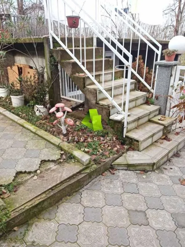 Sale, house, 300m², Palilula, Niš
