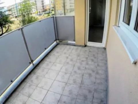 Izdavanje, dvosoban stan, 70m², City Kvart, Podgorica - image 8