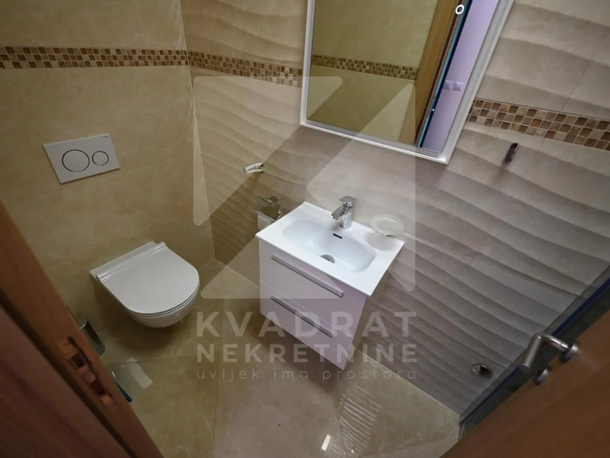 Sale, house, 200m², Rogami, Podgorica