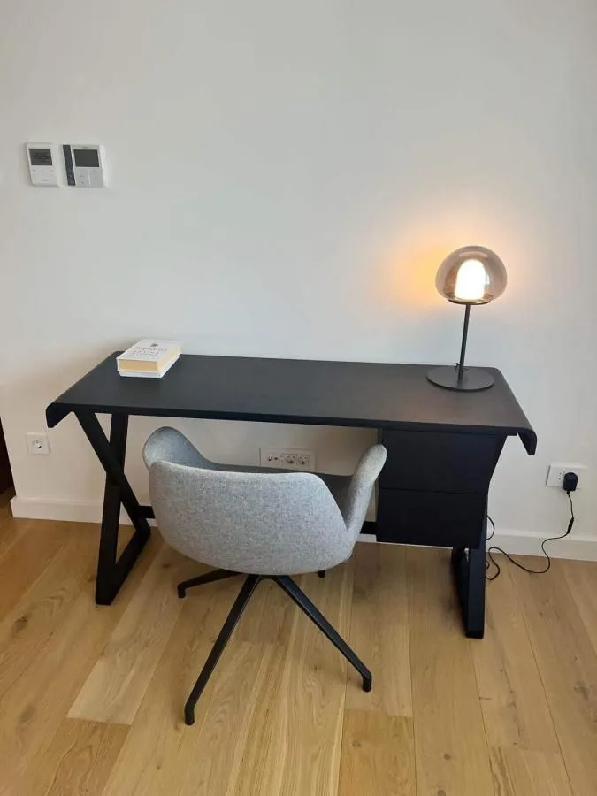 Izdavanje, trosoban stan, 120m², Stari Grad, Beograd