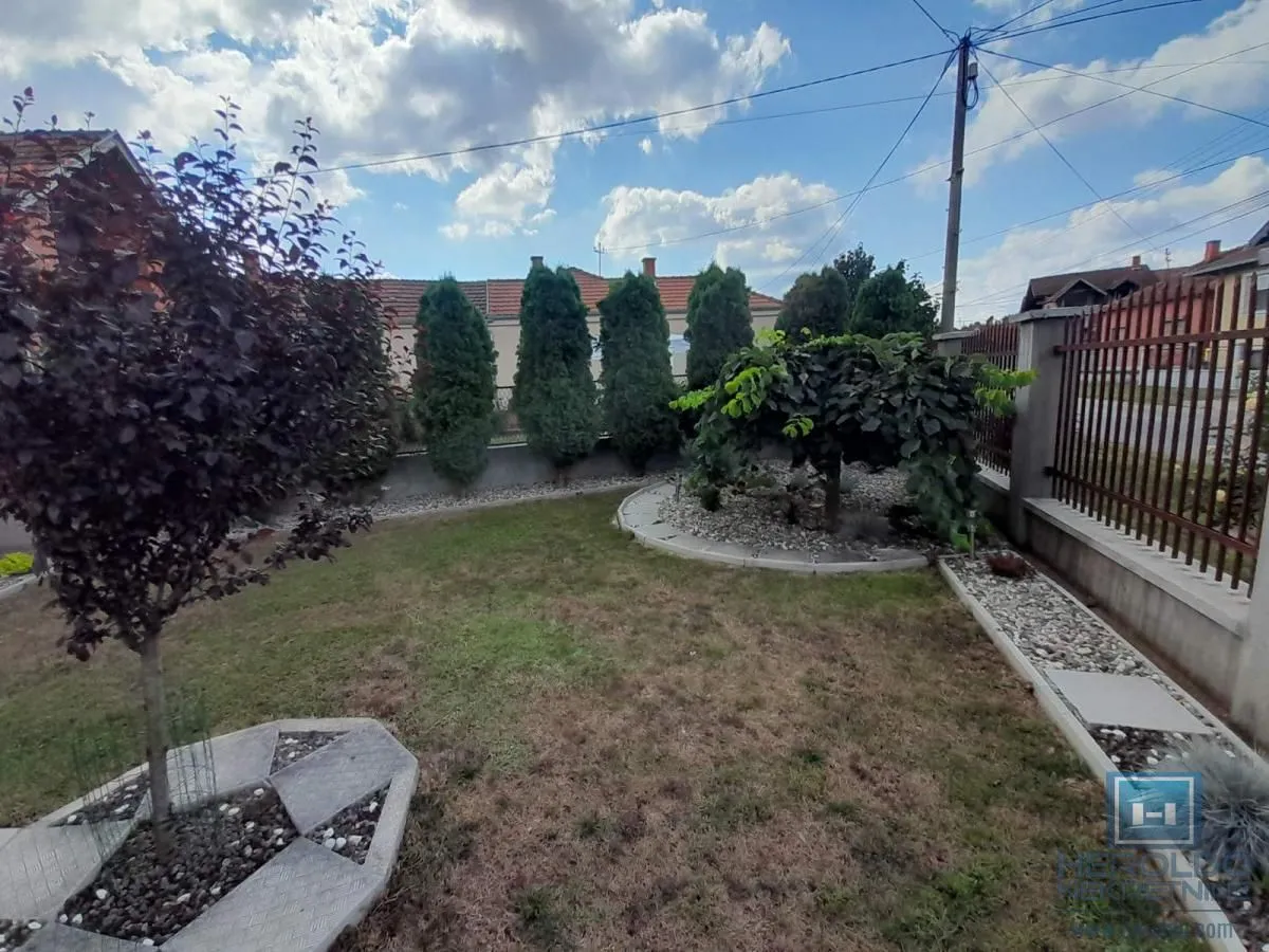 Sale, house, 180m², Centar, Ćuprija