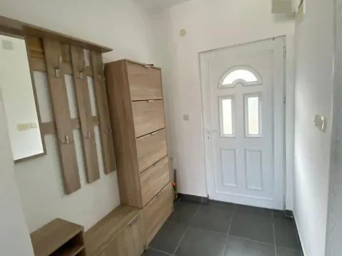 Izdavanje, trosoban stan, 100m², Baošići, Herceg Novi - image 15