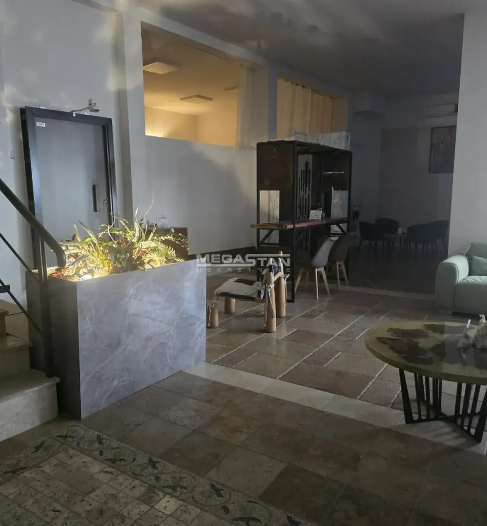 Rent, office space, 330m², Žarkovo, Beograd