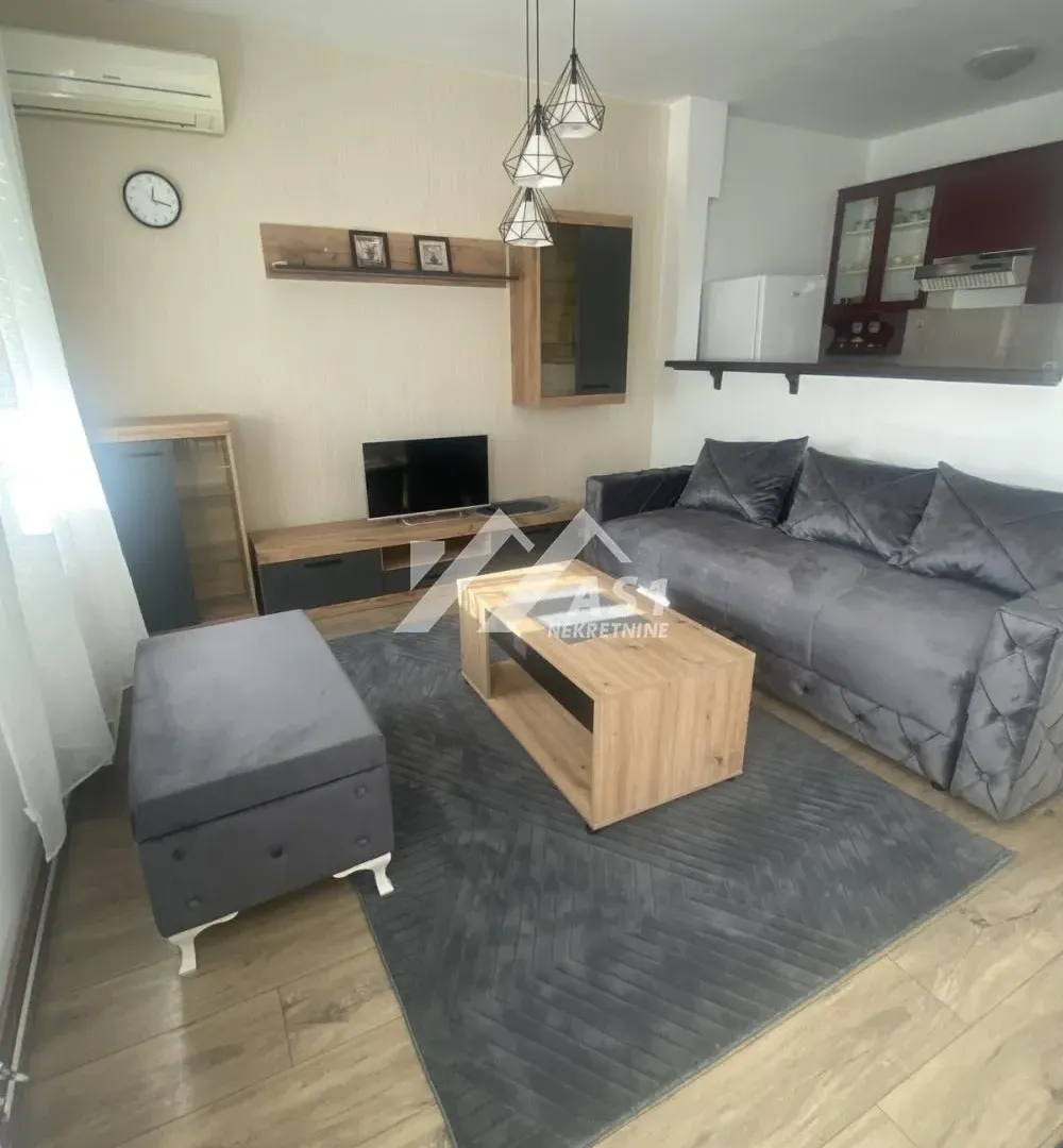 Izdavanje, dvosoban stan, 56m², Rotkvarija, Novi Sad Sve Podlokacije
