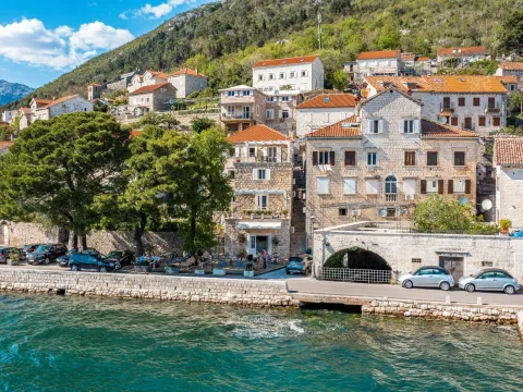 Prodaja, kuća, 290m², Perast, Kotor