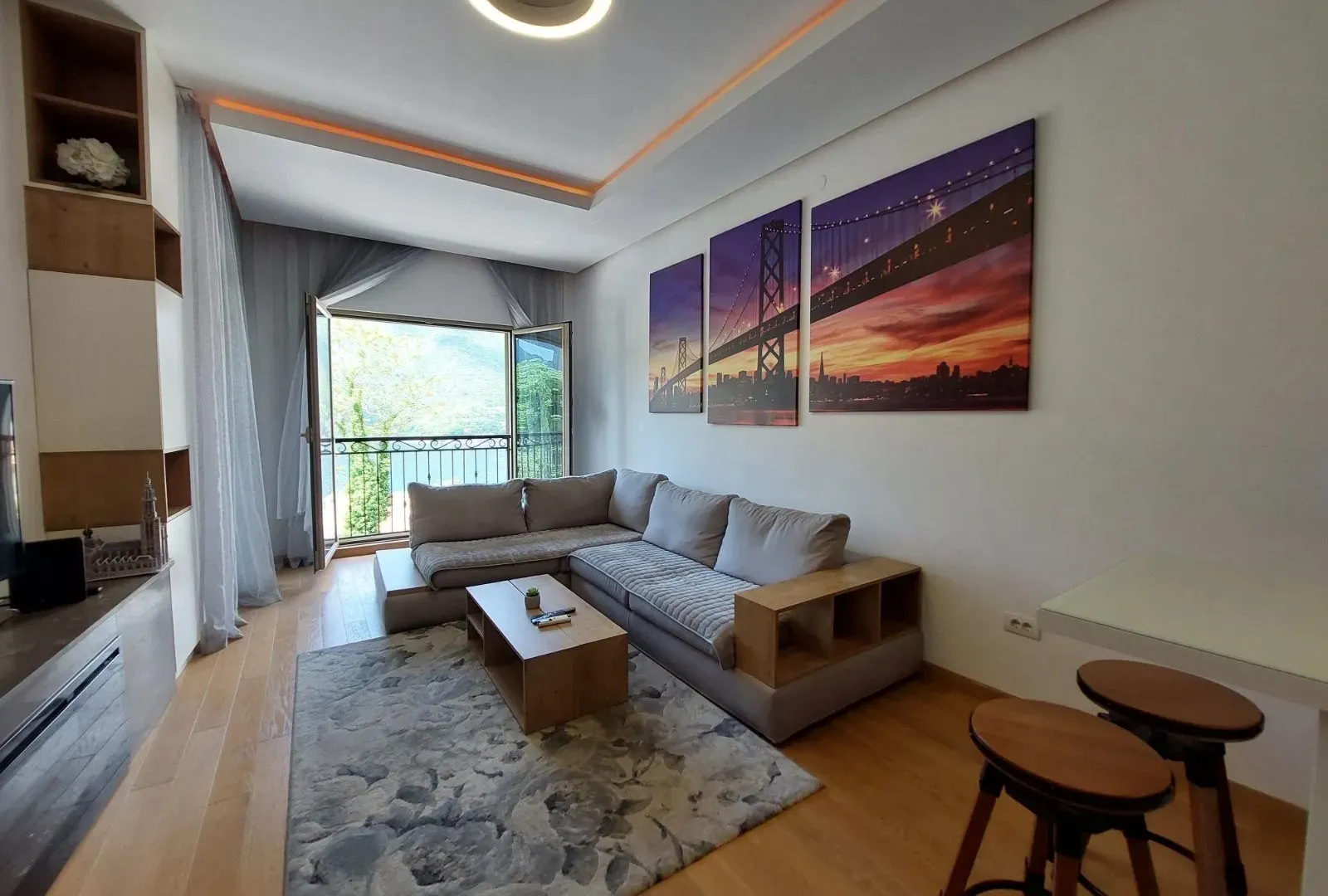 Rent, one bedroom apartment, 57m², Dobrota, Kotor