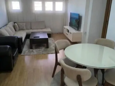 Izdavanje, dvosoban stan, 58m², Centar, Podgorica - image 10