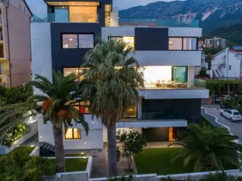 Sale, house, 831m², Bečići, Budva - image 23