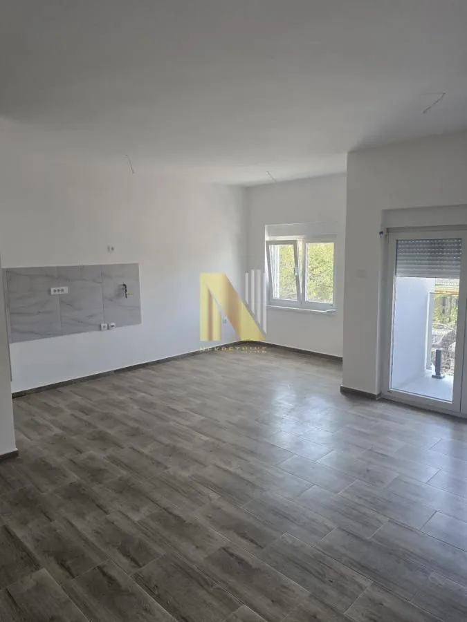 Prodaja, trosoban stan, 70m², Vidovdansko naselje, Novi Sad Sve Podlokacije