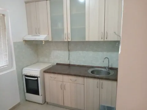 Izdavanje, dvosoban stan, 54m², Seljanovo, Tivat - image 7