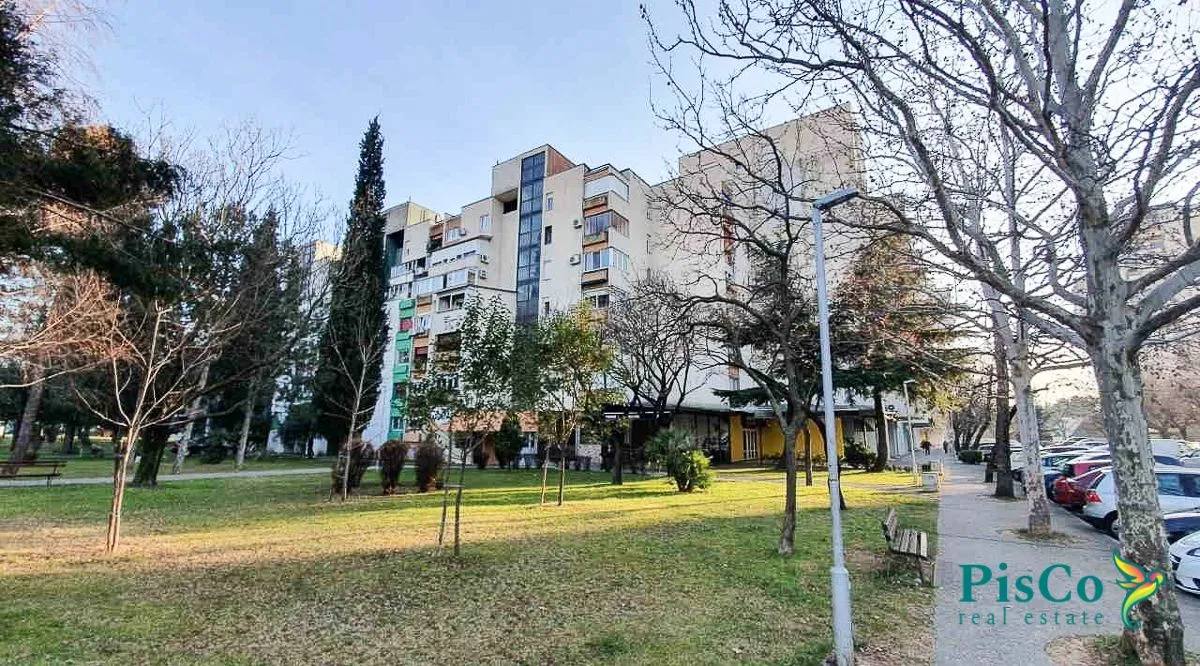 Prodaja, trosoban stan, 100m², Blok 5, Podgorica