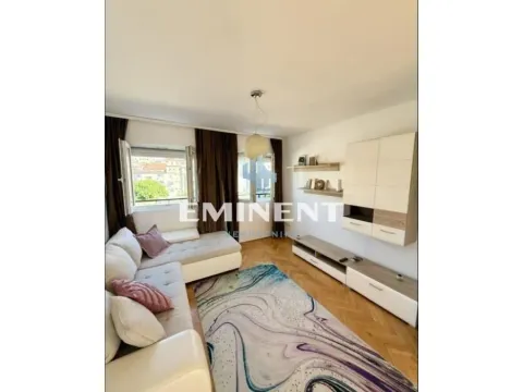 Izdavanje, dvosoban stan, 72m², Savski Venac, Beograd - image 1