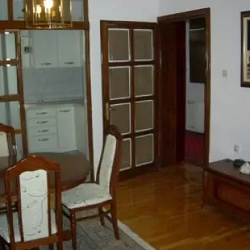 Izdavanje, kuća, 300m², Savski Venac, Beograd - image 18