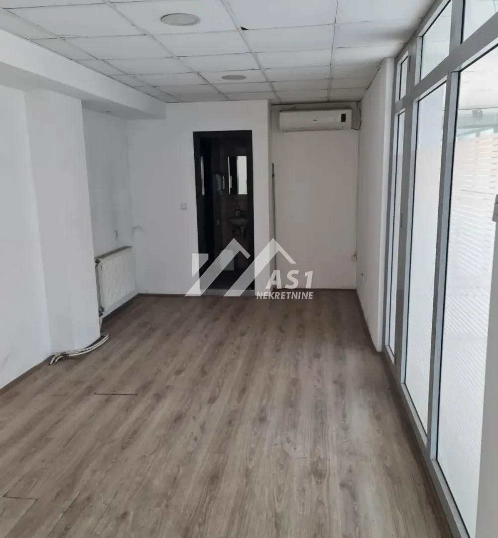 Rent, office space, 86m², Rotkvarija, Novi Sad Sve Podlokacije