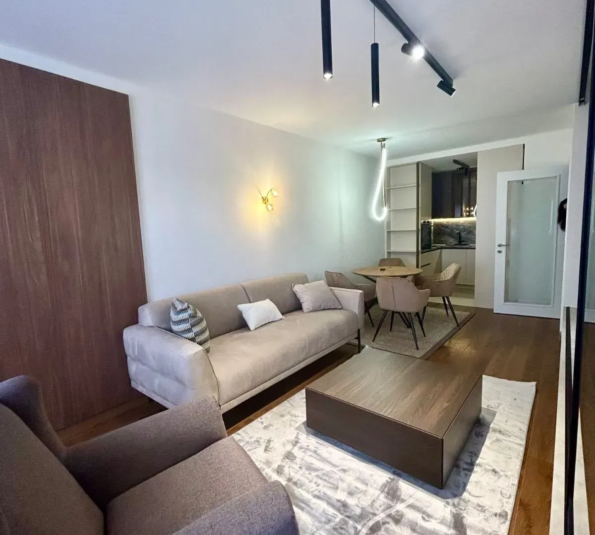 Izdavanje, jednosoban stan, 51m², Tološi, Podgorica