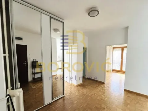 Rent, two bedroom apartment, 67m², Savski Venac, Beograd - image 7