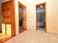 Izdavanje, kuća, 160m², Murtovina, Podgorica - image 11