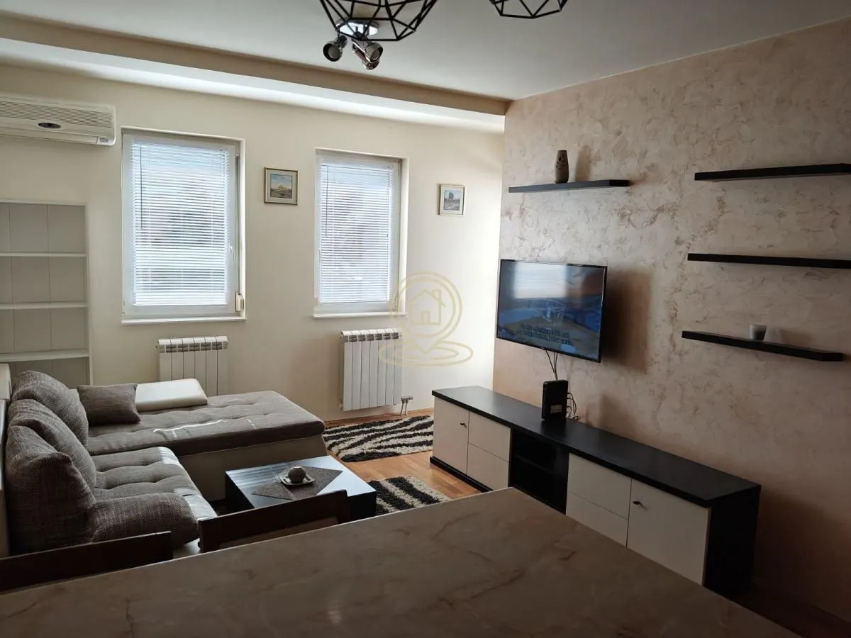 Rent, two bedroom apartment, 47m², Bulevar Oslobodjenja, Novi Sad Sve Podlokacije