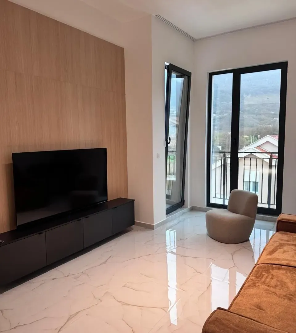 Rent, one bedroom apartment, 61m², Lastva Grbaljska, Kotor
