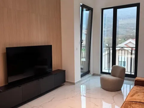 Rent, one bedroom apartment, 61m², Lastva Grbaljska, Kotor - image 2