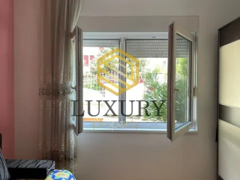 Rent, house, 200m², Stari Aerodrom, Podgorica - image 8