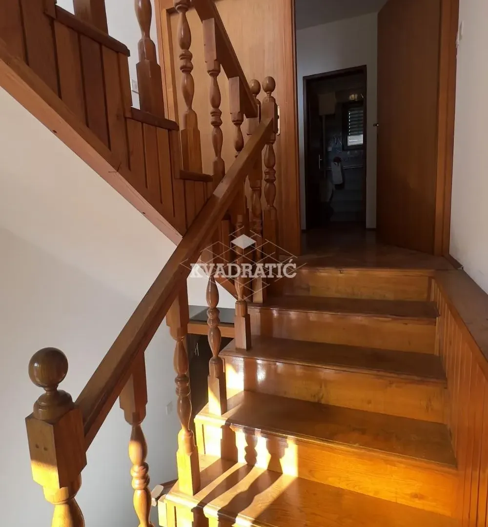 Prodaja, kuća, 209m², Arnajevo, Barajevo