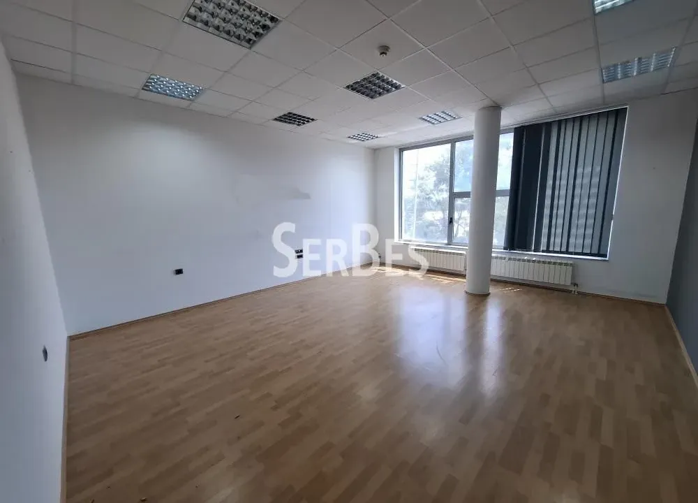 Sale, office space, 736m², Salajka, Novi Sad Sve Podlokacije