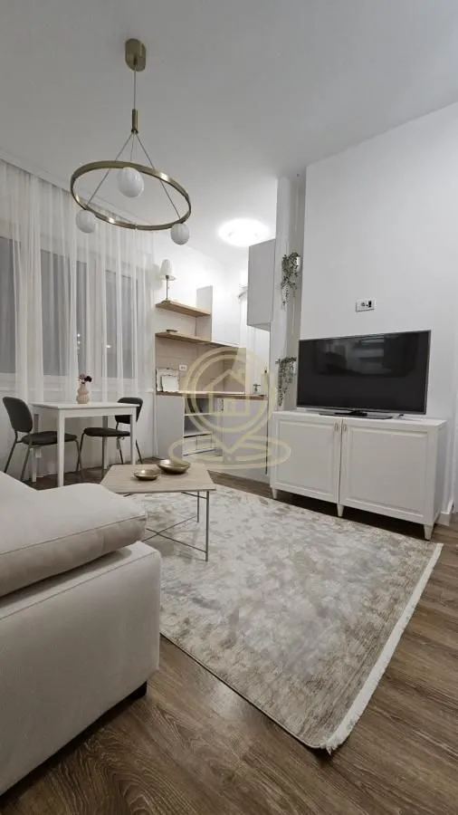 Izdavanje, dvosoban stan, 40m², Čubura, Beograd