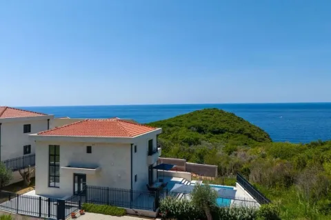 Rent, house, 318m², Reževići, Budva - image 12