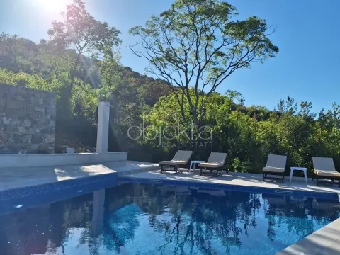 Rent, house, 100m², Kotor, Crna Gora - image 2