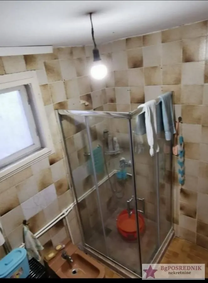 Prodaja, kuća, 200m², Centar, Inđija