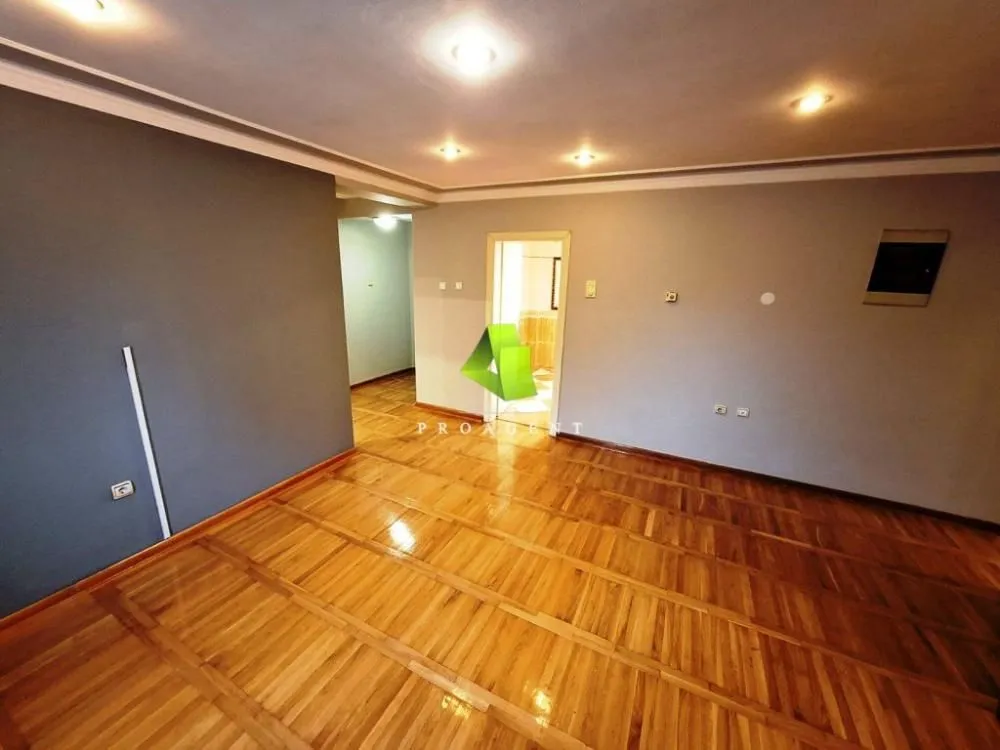 Rent, office space, 620m², Medijana, Niš