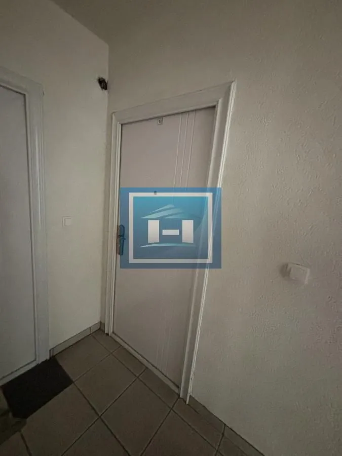 Izdavanje, trosoban stan, 79m², Centar, Jagodina