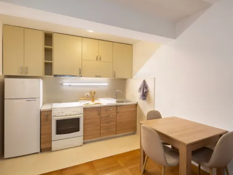 Izdavanje, jednosoban stan, 45m², Bijeli Do, Budva - image 8