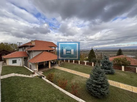 Prodaja, kuća, 220m², Đurđevo brdo, Jagodina