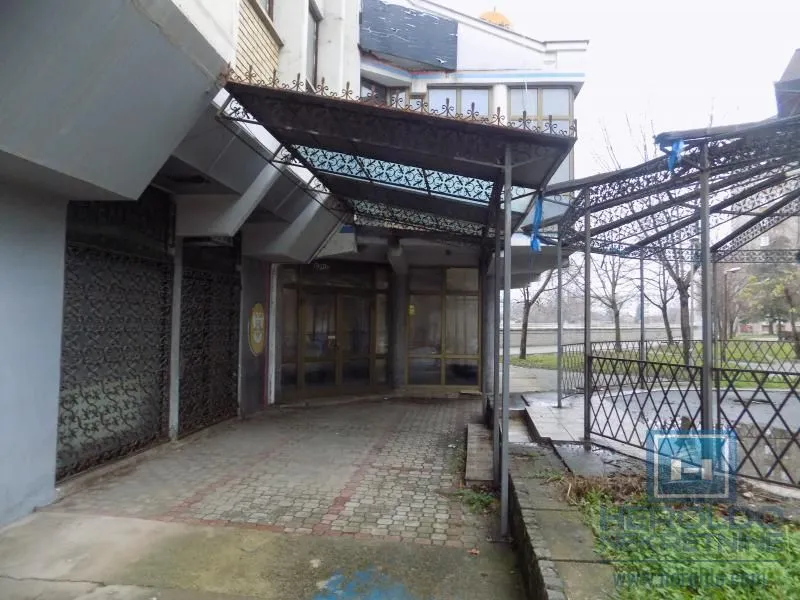 Prodaja, poslovni prostor, 200m², Centar, Paraćin