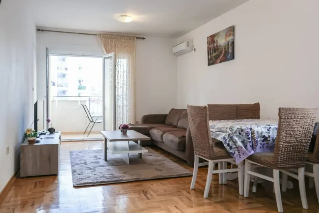 Rent, one bedroom apartment, 45m², Lazi, Budva