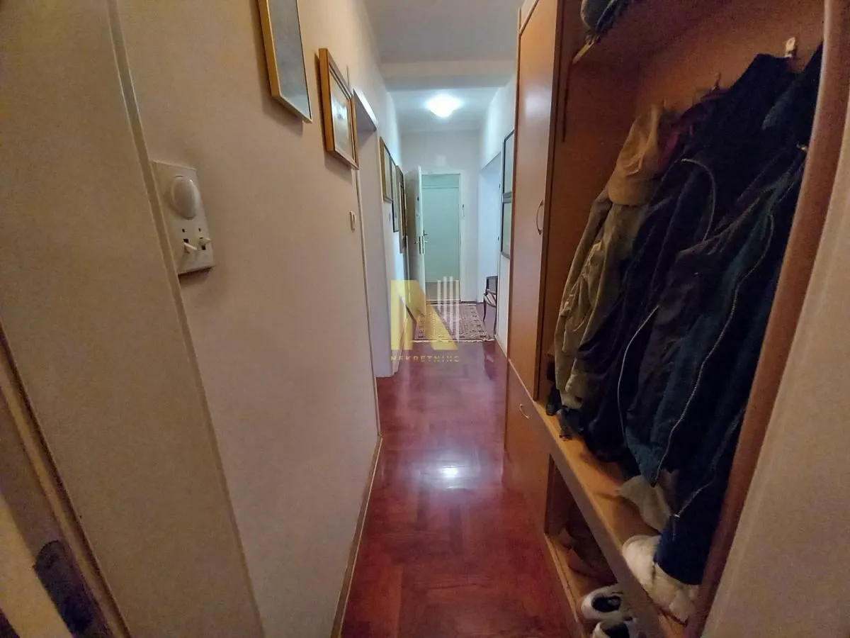 Prodaja, četvorosoban stan, 135m², Grbavica, Novi Sad Sve Podlokacije